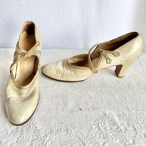 1920s White Leather Art Deco Flapper Strappy Chunky Heel Pumps 7AA